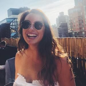 Meet your Posher, Larissa